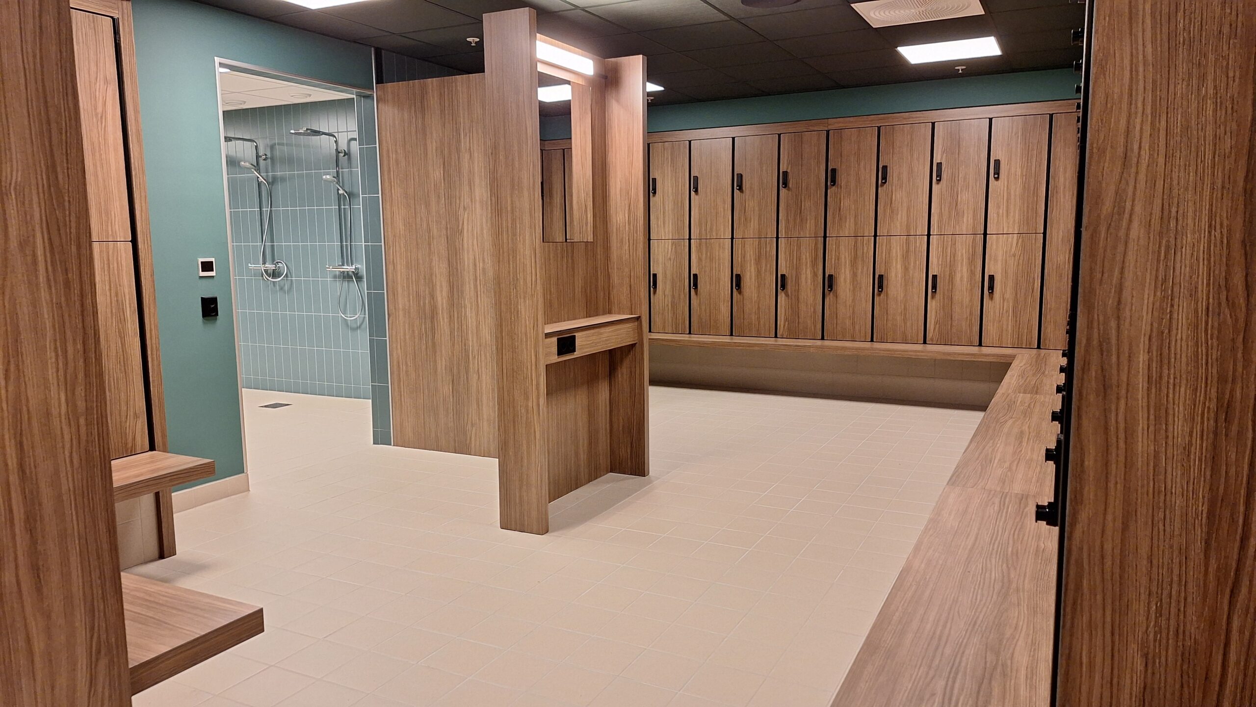 Umkleideraum in für Sportstudios, Möbelbau für Fitnessstudios